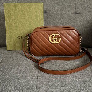Gucci GG Small Marmont Matelasse Shoulder Bag in Brown
